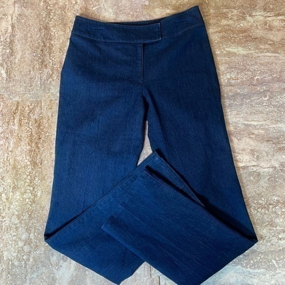 Apostrophe stretch women’s dark denim jeans. Size 2.